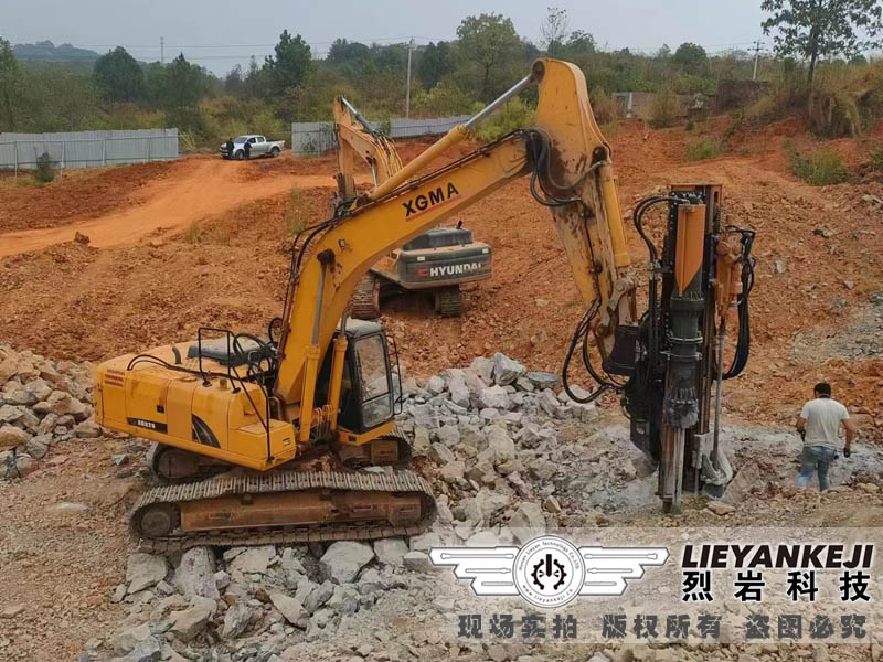 石頭液壓劈裂機應(yīng)于于硬巖劈裂